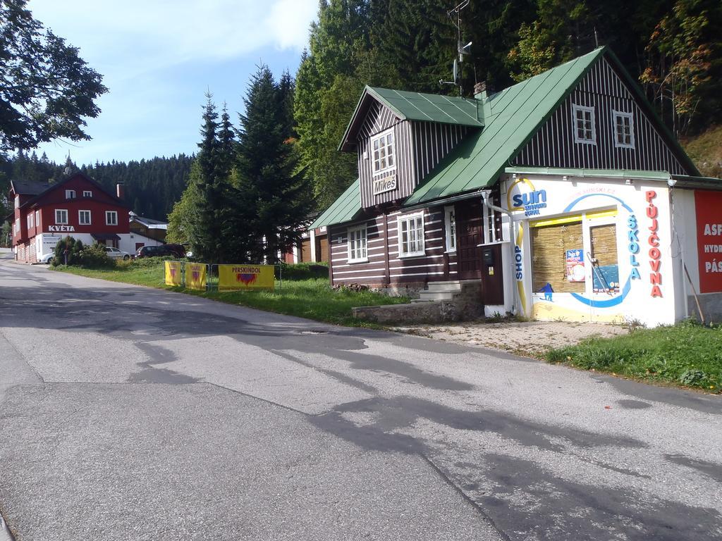 Penzion Mikes Pec pod Sněžkou Zewnętrze zdjęcie